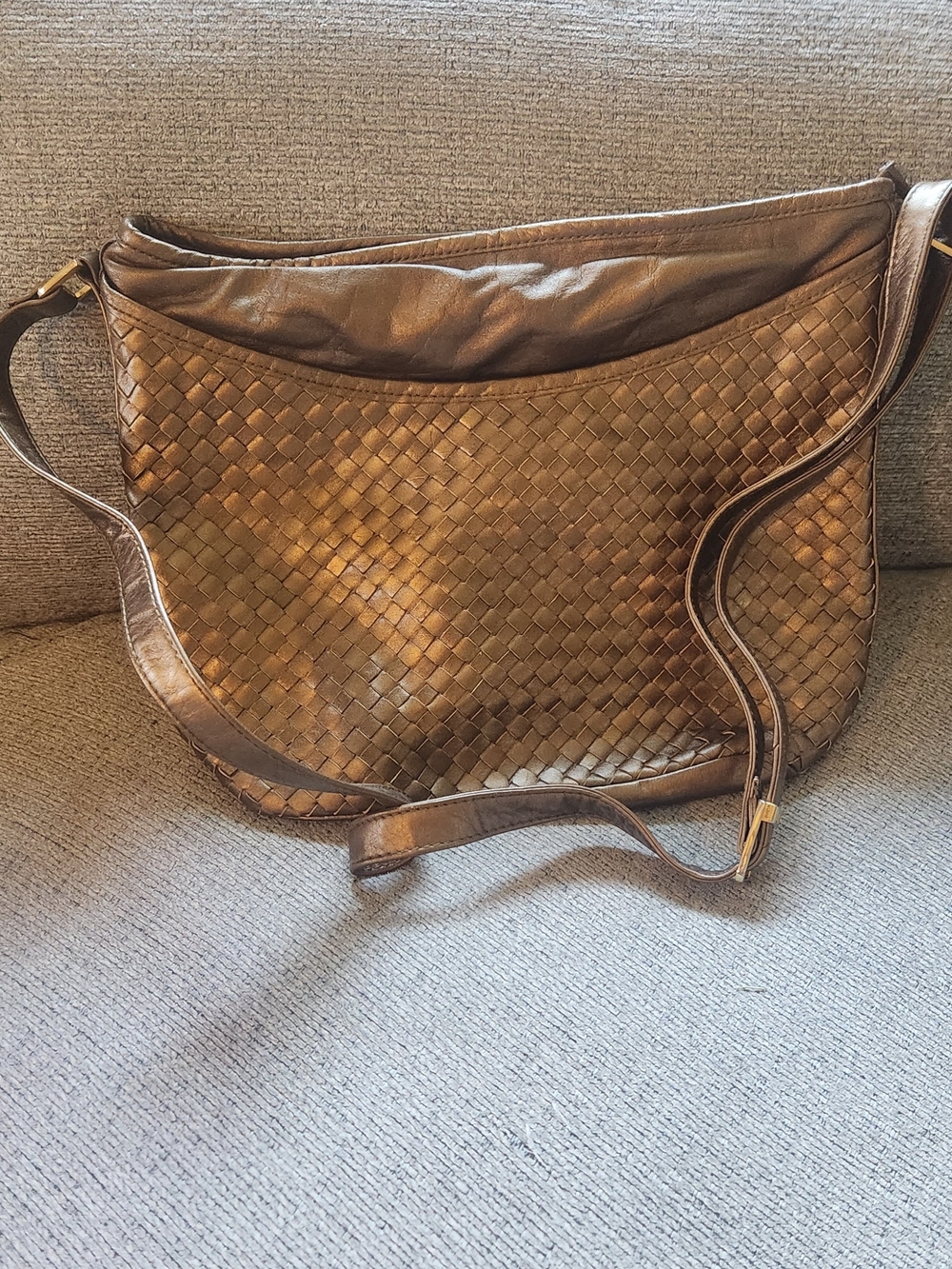 Woven Shoulder Bag in Brown Leather-Style